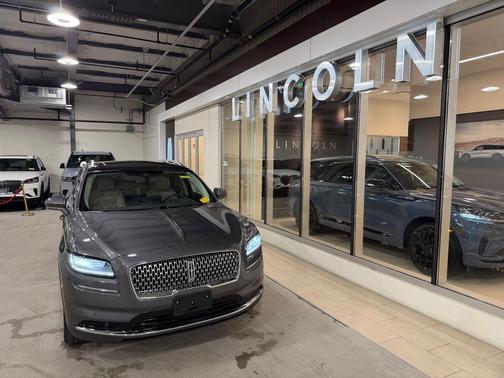 ASHER GRAY MET CC 2022 Lincoln Nautilus Reserve