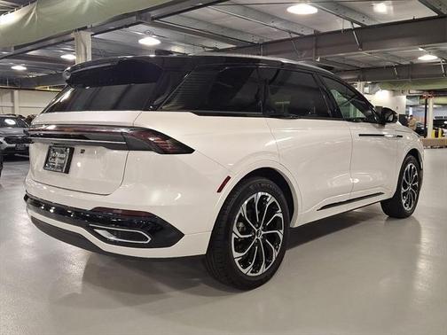 2025 Lincoln Nautilus Reserve