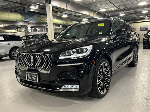 INFINITE BLACK MET CC 2023 Lincoln Aviator Black Label AWD