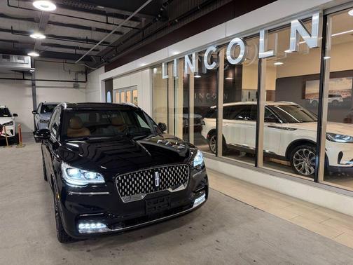 INFINITE BLACK MET CC 2023 Lincoln Aviator Black Label AWD