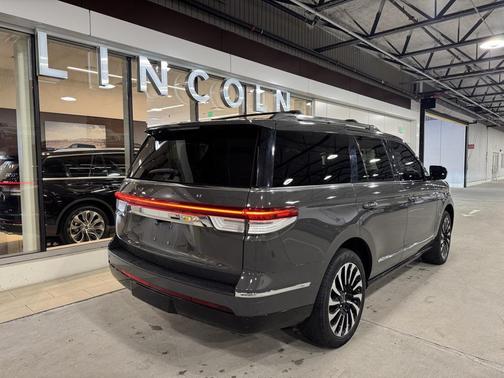 2022 Lincoln Navigator Black Label