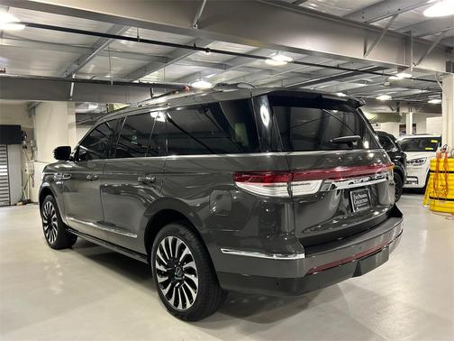 2022 Lincoln Navigator Black Label