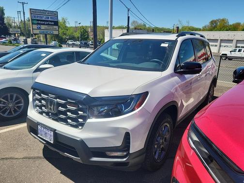 Platinum White Pearl 2024 Honda Passport AWD TrailSport