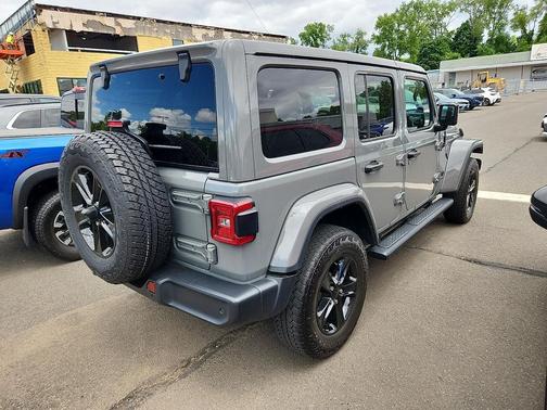 Sting-Gray Clearcoat 2022 Jeep Wrangler Unlimited Sahara