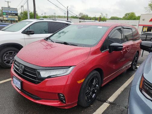 Radiant Red Metallic II 2024 Honda Odyssey Sport