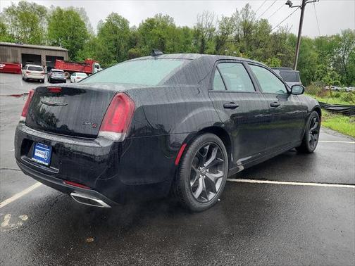 2022 Chrysler 300 S