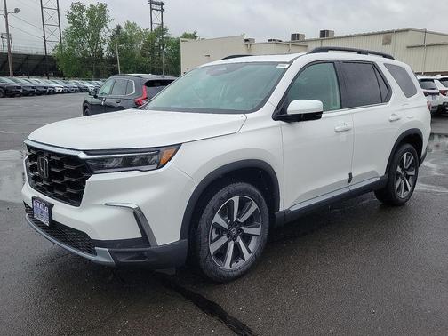 2025 Honda Pilot Touring 8-Passenger
