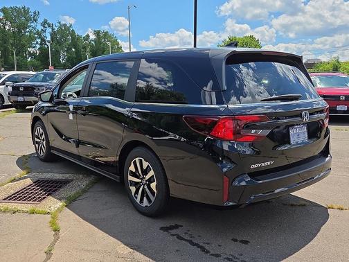 Crystal Black Pearl 2026 Honda Odyssey EX-L