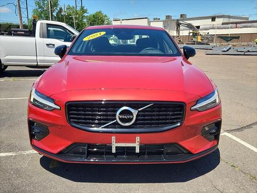 2021 Volvo S60 T6 R-Design