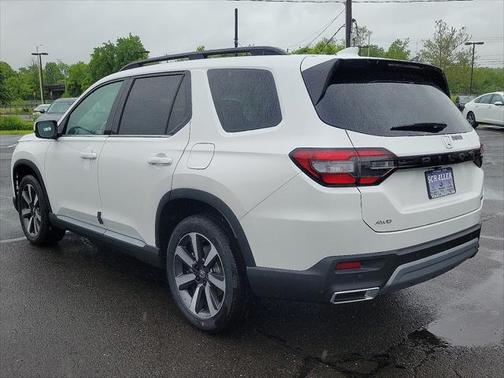 2025 Honda Pilot Touring 8-Passenger