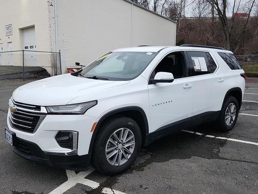 Summit White 2022 Chevrolet Traverse LT Cloth