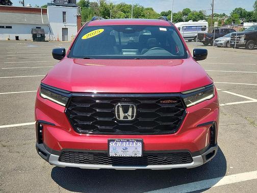 Radiant Red Metallic II 2025 Honda Pilot TrailSport
