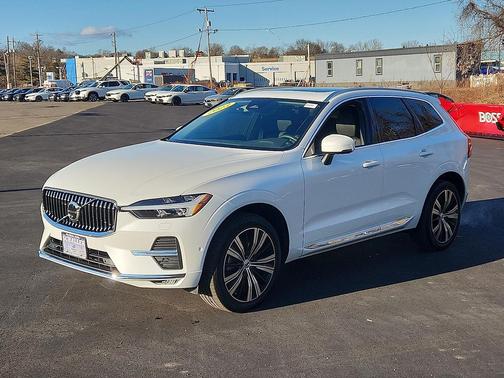 2023 Volvo XC60 B5 Plus Bright Theme