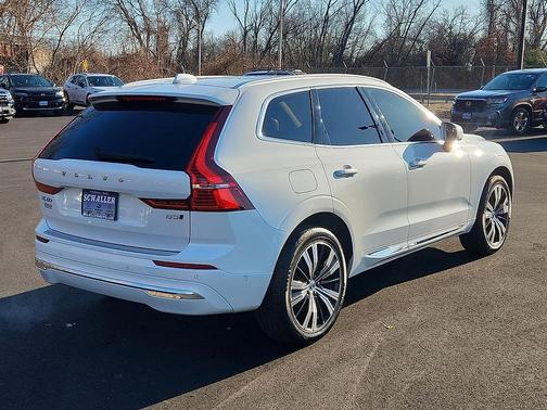 2023 Volvo XC60 B5 Plus Bright Theme