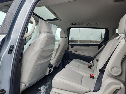 Solar Silver Metallic 2026 Honda Odyssey EX-L