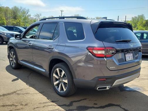 2025 Honda Pilot Touring 8-Passenger