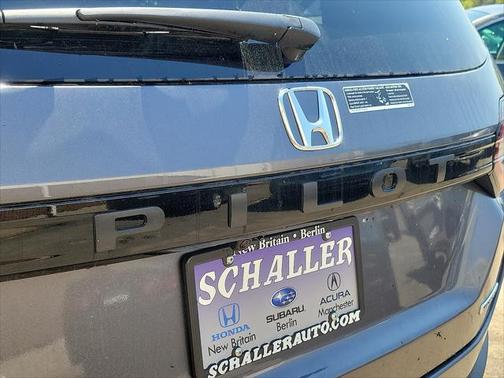 2025 Honda Pilot Touring 8-Passenger
