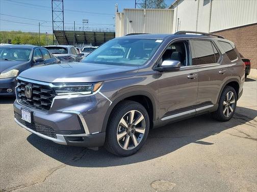 2025 Honda Pilot Touring 8-Passenger