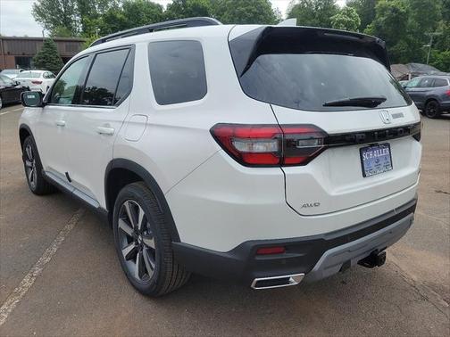 2025 Honda Pilot Touring 8-Passenger