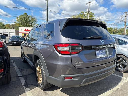 2023 Honda Pilot AWD LX