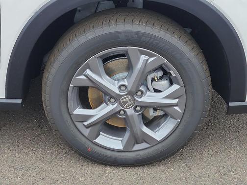 Platinum White Pearl 2026 Honda HR-V LX