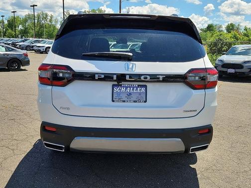 Platinum White Pearl - WX 2026 Honda Pilot Touring 8-Passenger