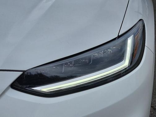 Platinum White Pearl 2027 Honda HR-V EX-L