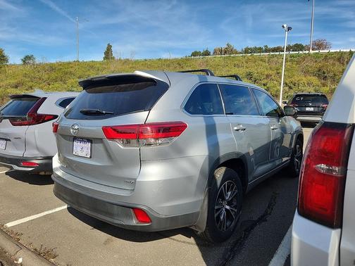 2018 Toyota Highlander LE