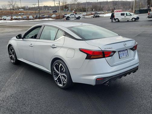 2023 Nissan Altima SR FWD