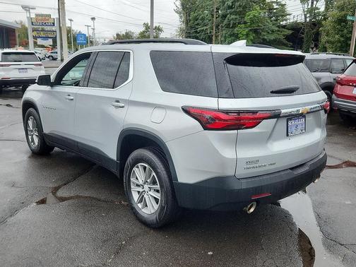 2022 Chevrolet Traverse LT Cloth