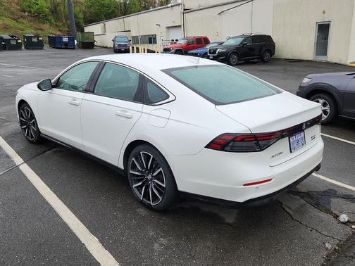 Platinum White Pearl - WX 2023 Honda Accord Hybrid Touring
