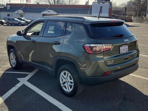 Olive Green Pearlcoat 2018 Jeep Compass Sport