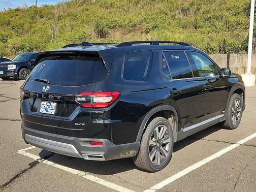 2023 Honda Pilot AWD Elite