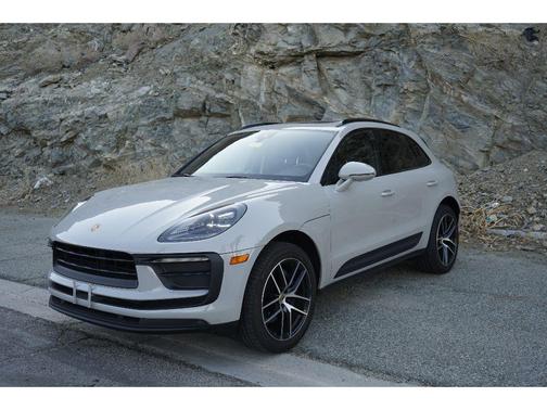 2022 Porsche Macan Base