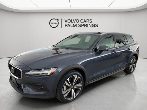 2024 Volvo V60 Cross Country B5 Plus