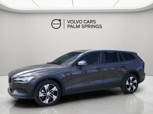 2024 Volvo V60 Cross Country B5 Plus