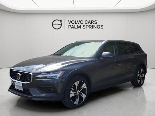 2024 Volvo V60 Cross Country B5 Plus