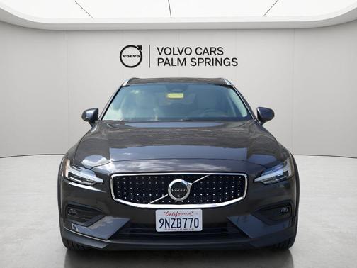 2024 Volvo V60 Cross Country B5 Plus