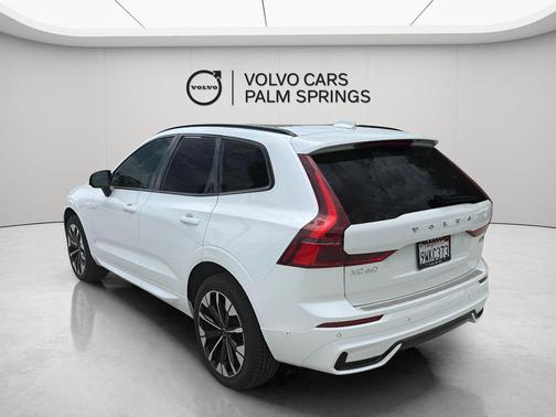Crystal White Metallic 2026 Volvo XC60 B5 Plus