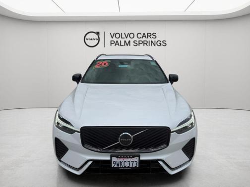 Crystal White Metallic 2026 Volvo XC60 B5 Plus
