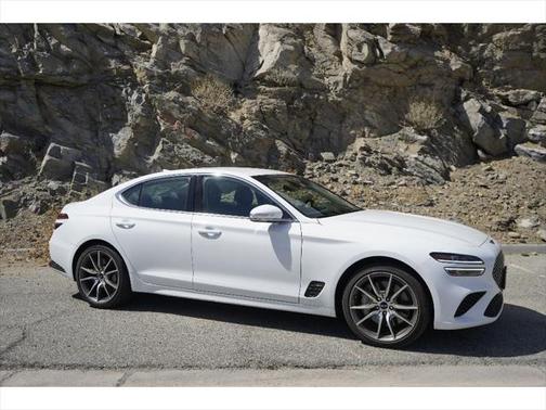 2024 Genesis G70 2.5T RWD
