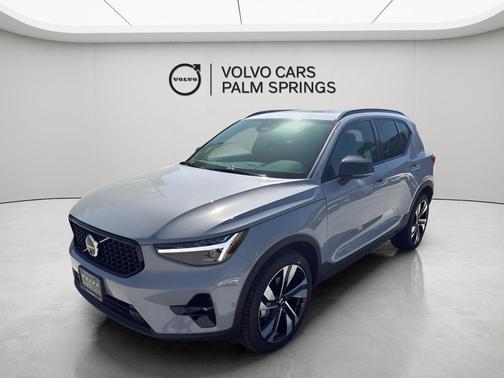 Metallic 2026 Volvo XC40 B5 Plus