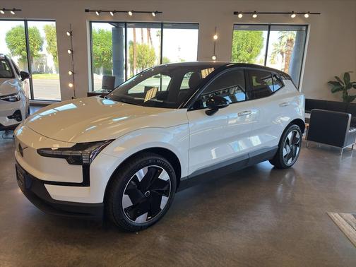 2025 Volvo EX30 Twin Motor Plus