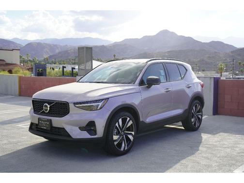 2026 Volvo XC40 B5 Ultra