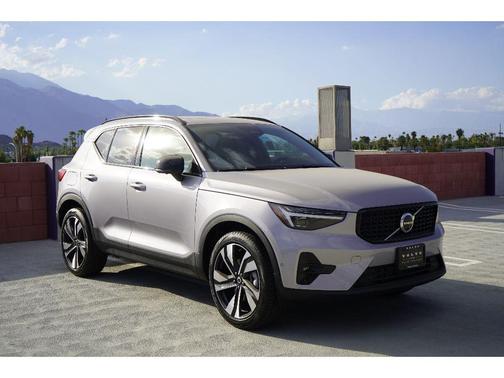 2026 Volvo XC40 B5 Ultra