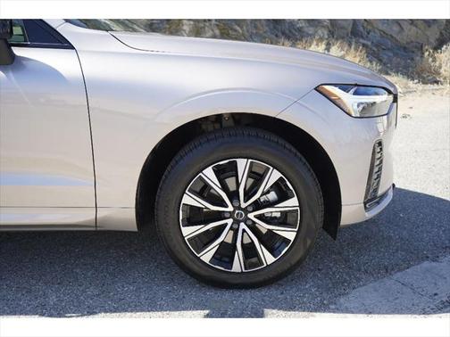 2025 Volvo XC60 B5 Core