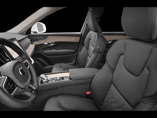 2025 Volvo XC90 B6 Ultra