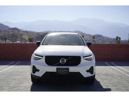 2026 Volvo XC40 B5 Ultra