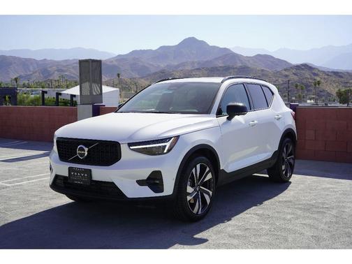 2026 Volvo XC40 B5 Ultra