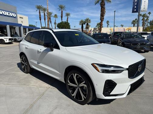 2024 Volvo XC60 Recharge Plug-In Hybrid T8 Ultimate Dark Theme